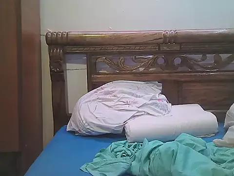 Cling to live show with AlphaLatinoBear from StripChat 