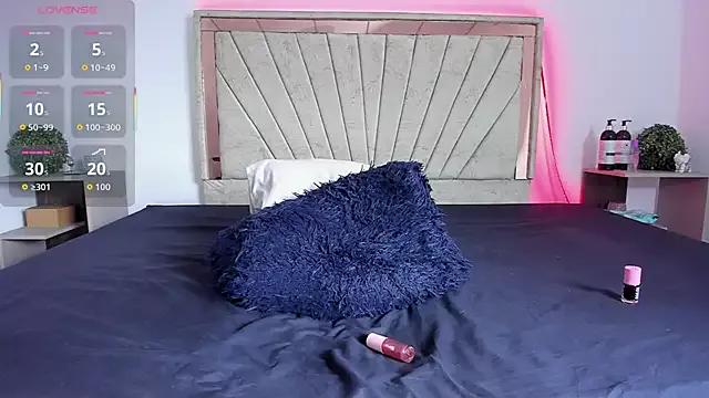 Cling to live show with alysson_babie from StripChat 