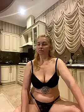 Cling to live show with Amazoniiaa from StripChat 