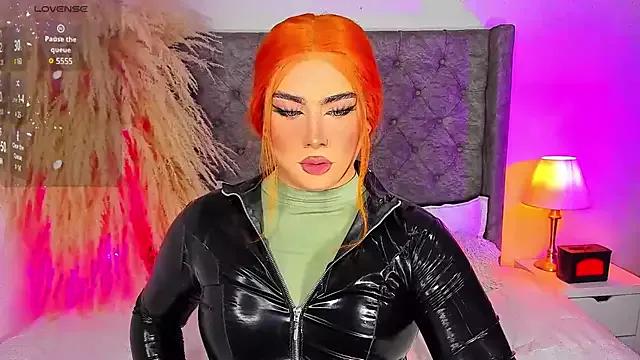 Cling to live show with astridjonness from StripChat 