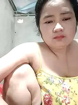 Cling to live show with BigBoobs186 from StripChat 