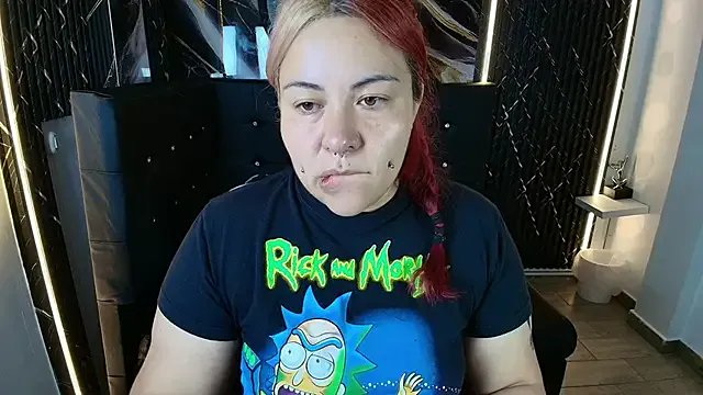 Bruja__Scarlata on StripChat