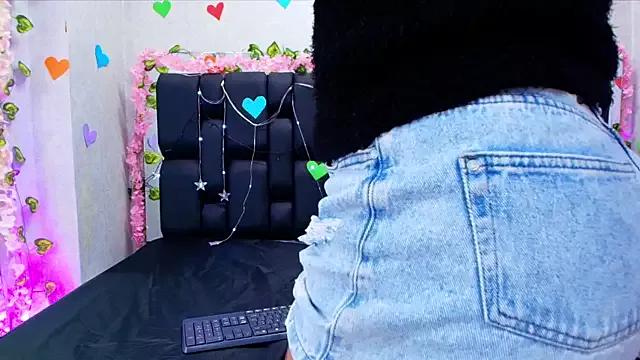 Cling to live show with canela_oss from StripChat 