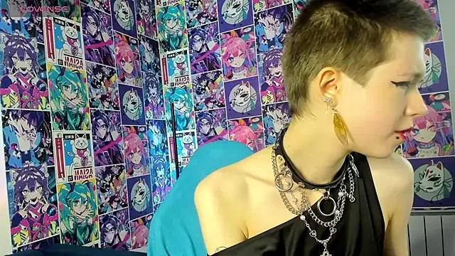 Cling to live show with CarolineRichter from StripChat 