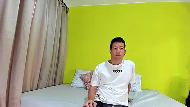 Cling to live show with Celesteyorucso from StripChat 