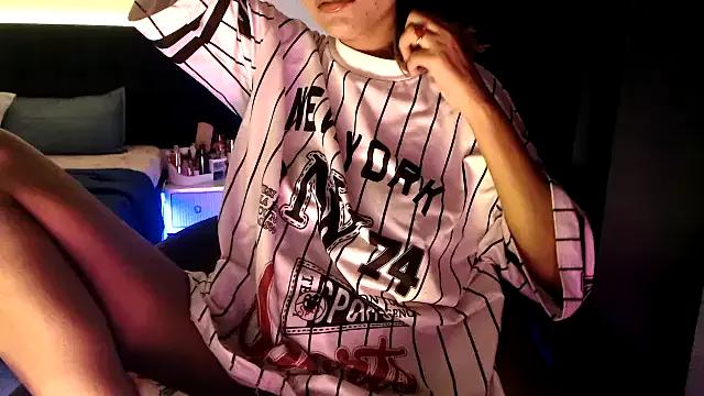 Cling to live show with chhui_mui from StripChat 