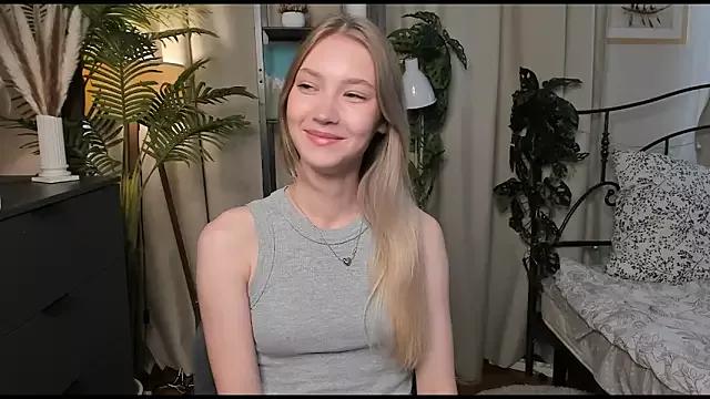 Cling to live show with ChinBonnell from StripChat 