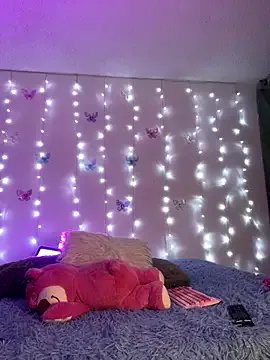 Daliila_11 on StripChat