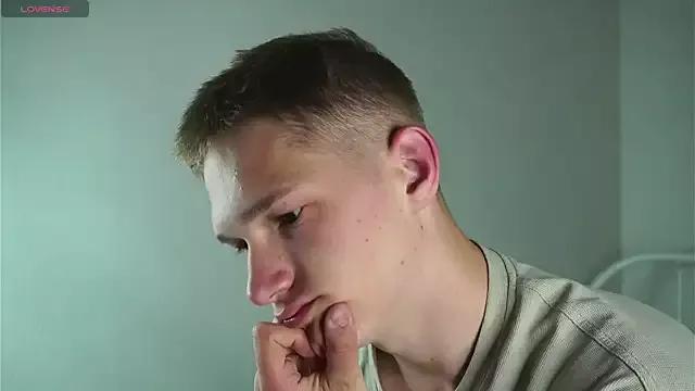 Cling to live show with dustyn_fox from StripChat 