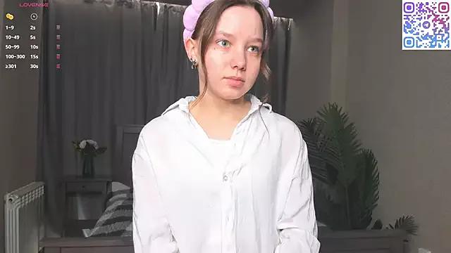 Cling to live show with EdinaCordner from StripChat 