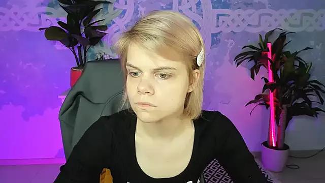 Cling to live show with EllieMurler from StripChat 