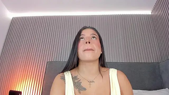 emelie_89 on StripChat 