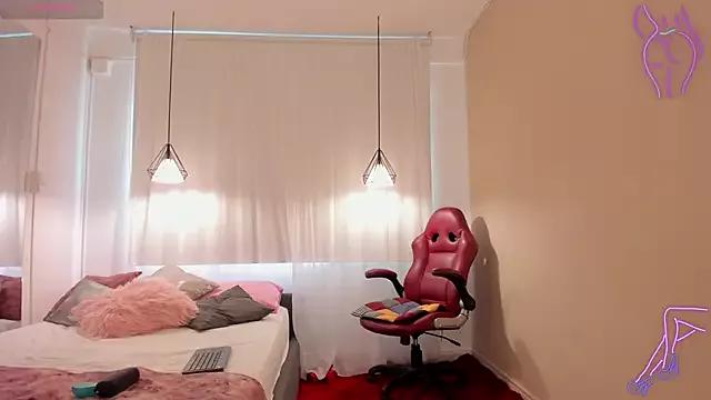 Cling to live show with fransheska_rossi from StripChat 