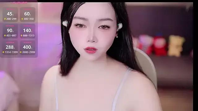 Cling to live show with GenevieveRosalie from StripChat 