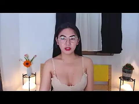 Cling to live show with HermoSa_Christine from StripChat 
