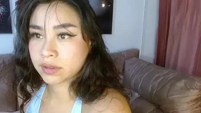 Cling to live show with hinataleecs from StripChat 