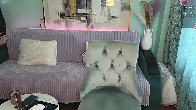 Cling to live show with HoneyGirl55 from StripChat 