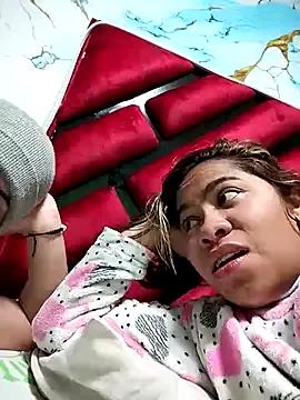Cling to live show with hot_lady19 from StripChat 