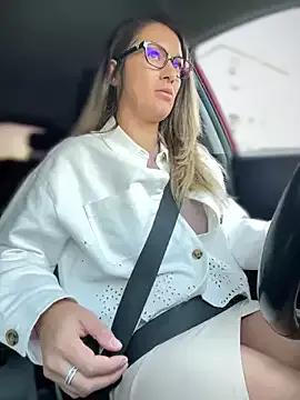 Cling to live show with HotXMom from StripChat 