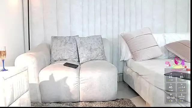 Cling to live show with im_helina from StripChat 