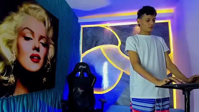 Cling to live show with imperial_boys from StripChat 