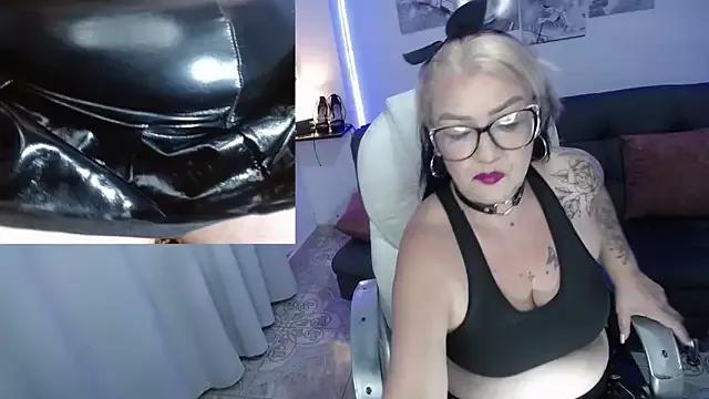 Cling to live show with jazmin_ross from StripChat 