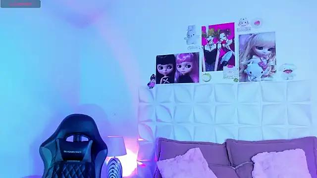 Cling to live show with JuliethMoss from StripChat 