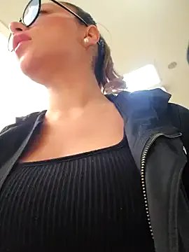 Karen_San_Miguel on StripChat