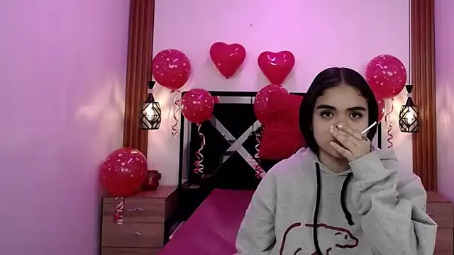 KENDALL_ART — BREAST MILK ON HER FACE