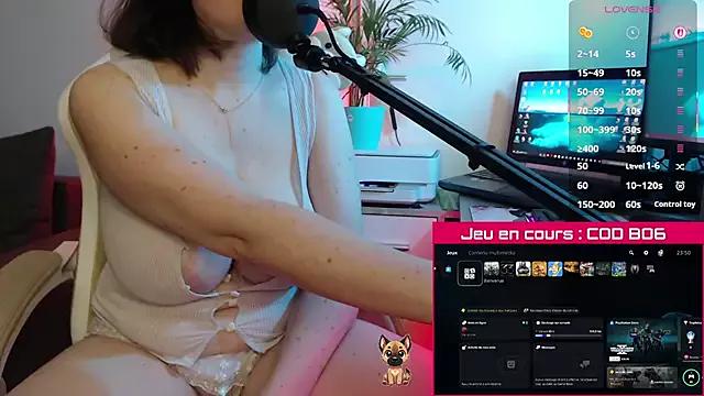 Cling to live show with KmilleX from StripChat 
