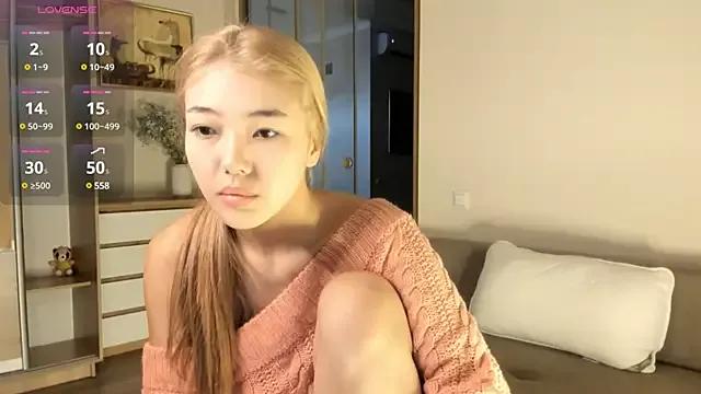 Cling to live show with kyoso_hin from StripChat 