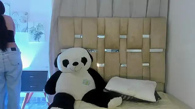 Cling to live show with Laura55_ from StripChat 