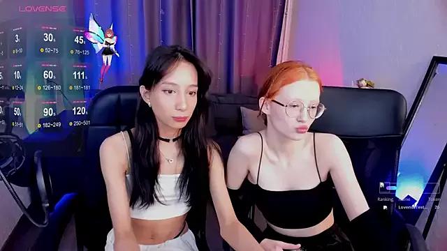Cling to live show with Leya_moonlight from StripChat 