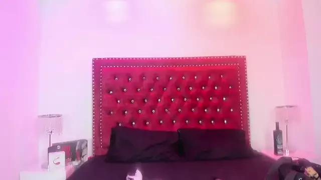 Cling to live show with Lia_adamsss from StripChat 