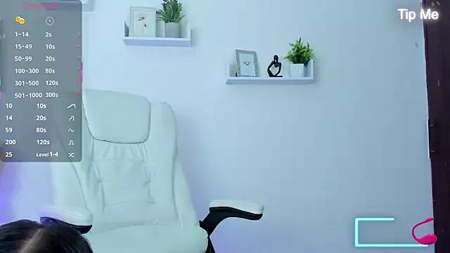 Cling to live show with Liah__19 from StripChat 