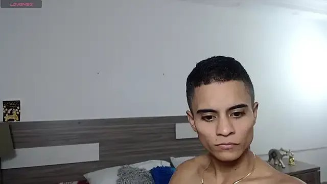 Liiamthompson on StripChat 