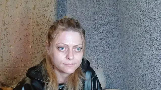 Cling to live show with Linda_Routz from StripChat 