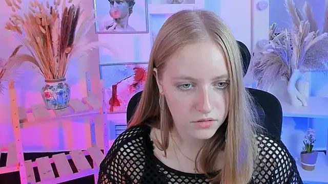Cling to live show with LuunaWiinters from StripChat 