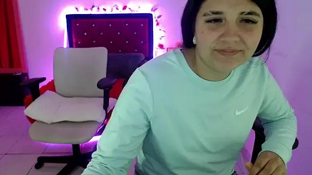 Cling to live show with madyson_1998 from StripChat 