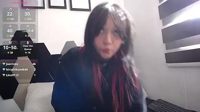 Cling to live show with Maki_Zein from StripChat 