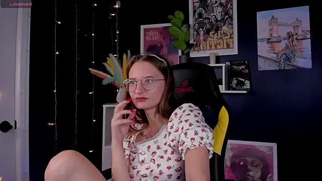 Cling to live show with Maryyy_May from StripChat 