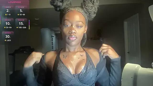 maskedgirl5005 on StripChat