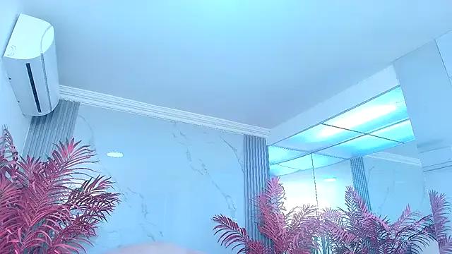 Cling to live show with MayaBaker from StripChat 