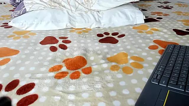 Cling to live show with maybelline69 from StripChat 