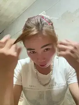 meganmeo — Phun nc mc qua