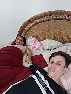 Cling to live show with Milfvalesk from StripChat 