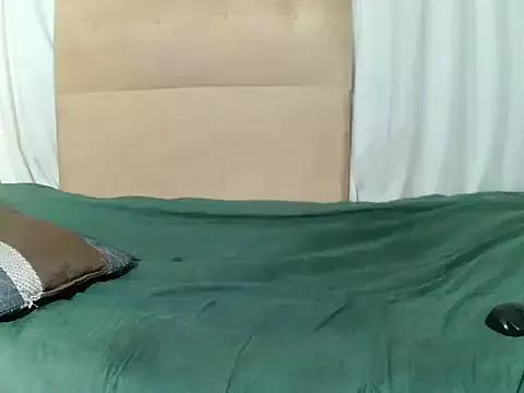 Cling to live show with MsLeeprincess from StripChat 
