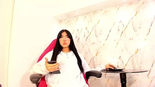 Cling to live show with Naaomi_ from StripChat 
