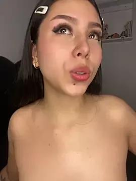 Cling to live show with natsu_saori from StripChat 
