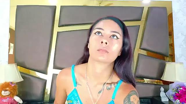 Cling to live show with NicoleEsposito from StripChat 